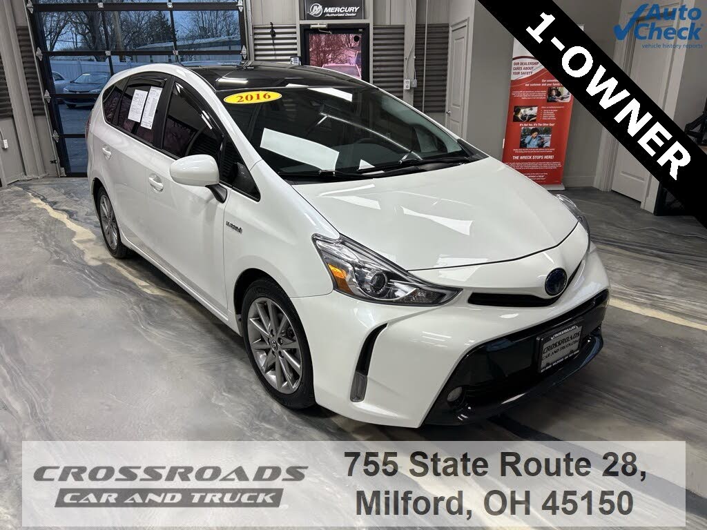 2016 Toyota Prius v Five FWD