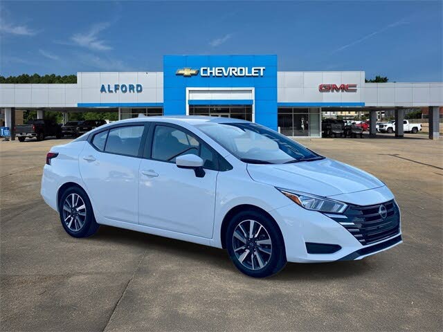 2023 Nissan Versa SV FWD