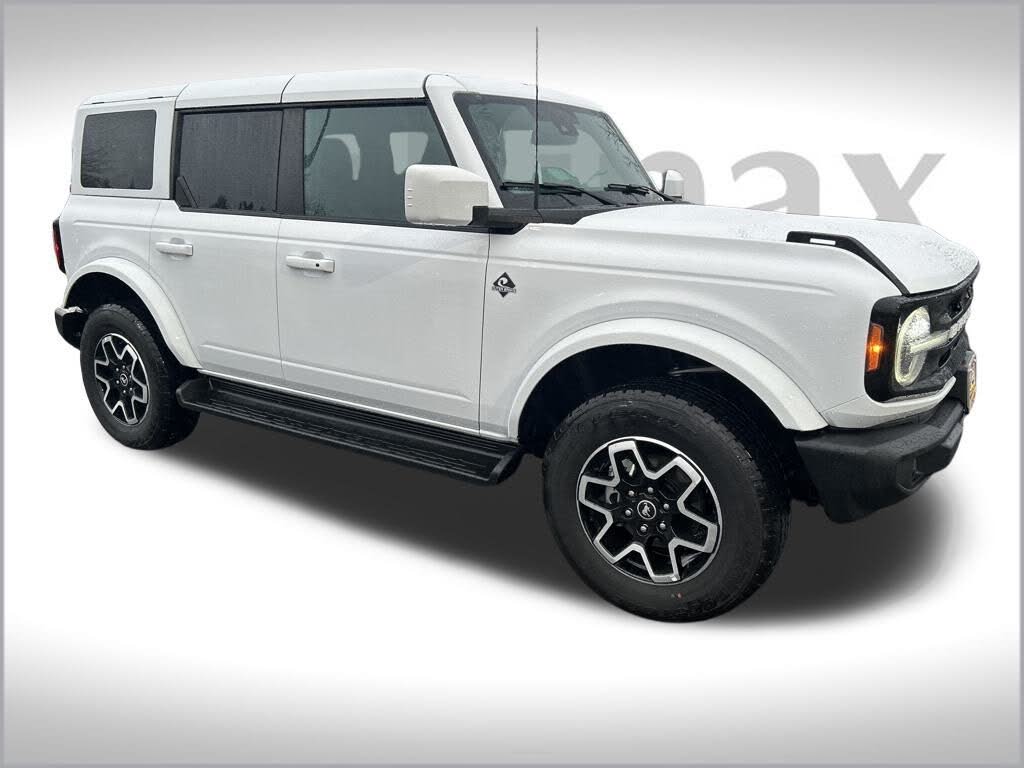 2025 Ford Bronco Outer Banks 4-Door 4WD