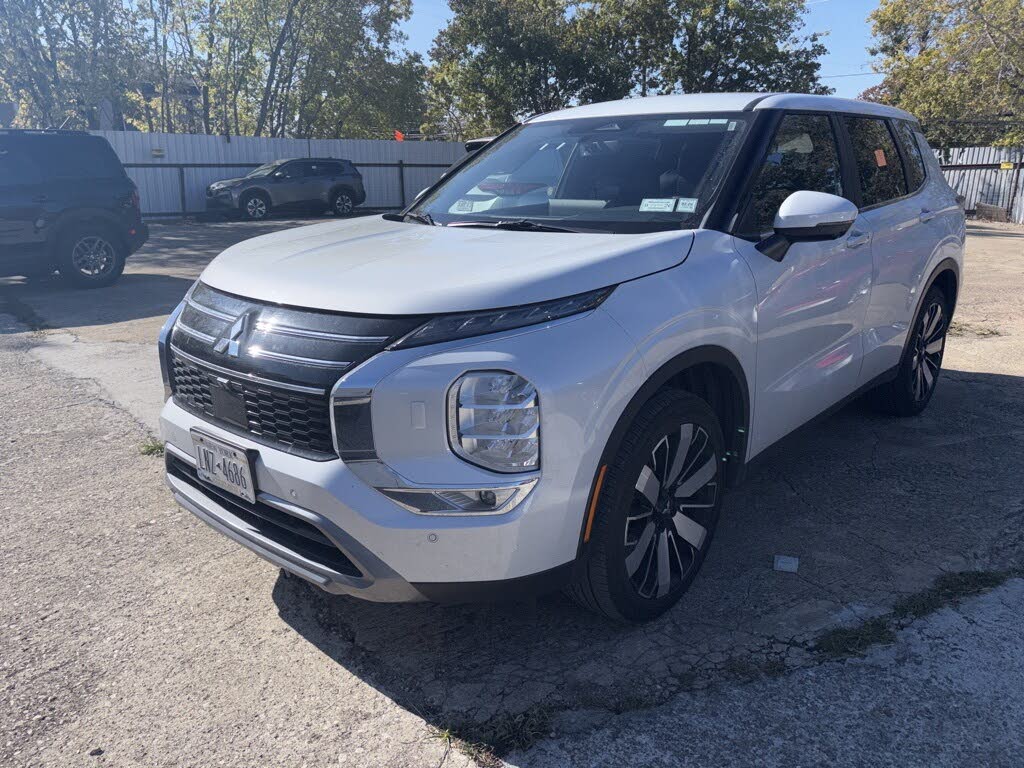 2025 Mitsubishi Outlander SE FWD