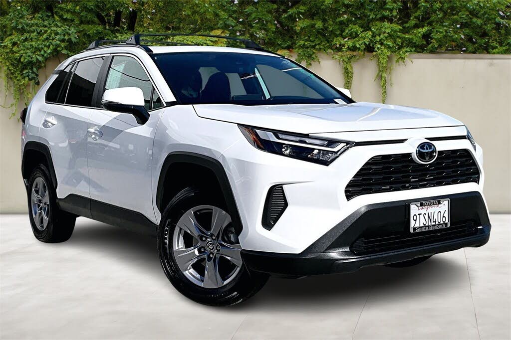 2025 Toyota RAV4 XLE FWD