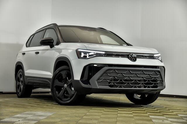 2025 Volkswagen Taos SE Black 4Motion