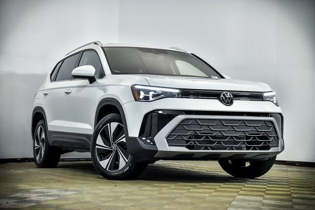 2025 Volkswagen Taos SE 4Motion
