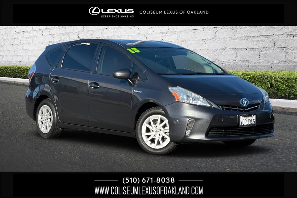 2013 Toyota Prius v Three FWD
