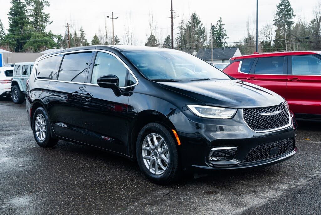 2024 Chrysler Pacifica Touring L FWD