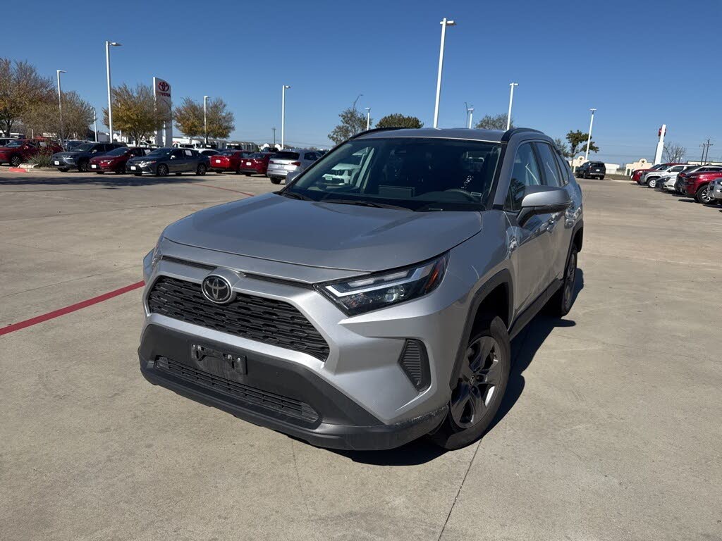 2024 Toyota RAV4 XLE FWD