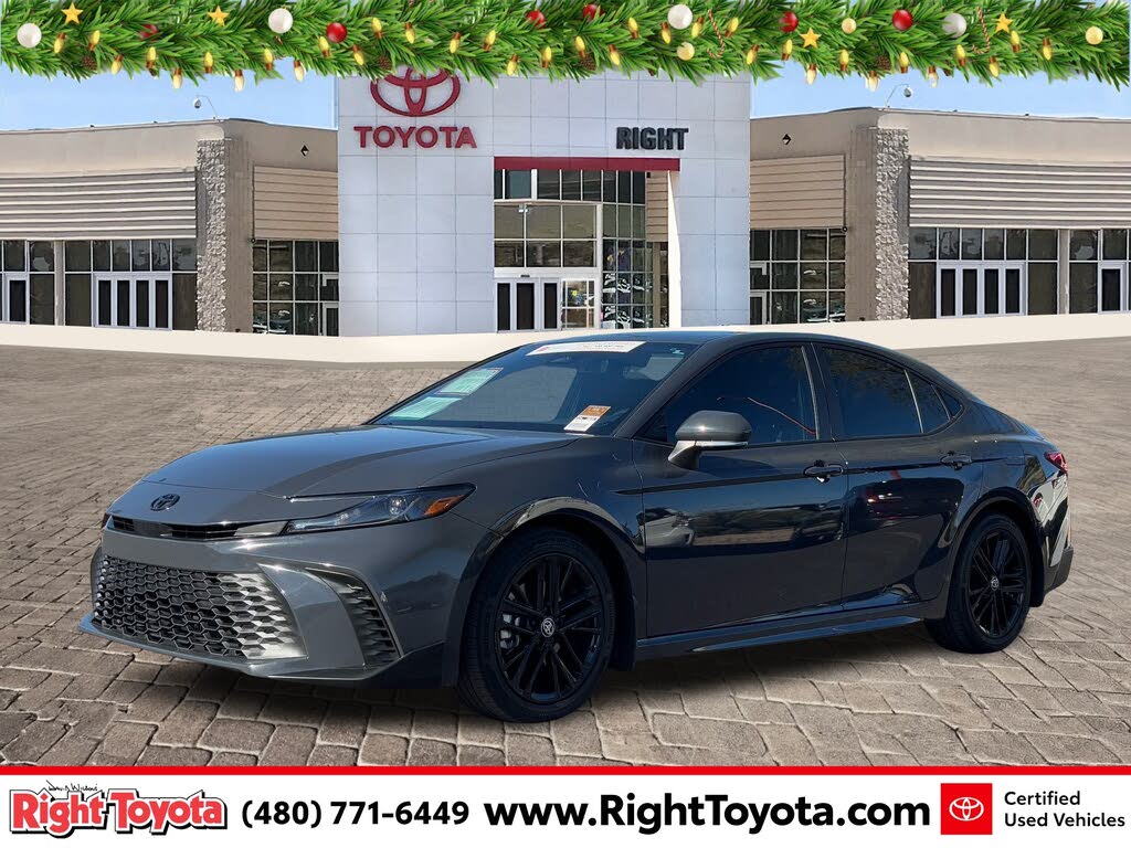 2025 Toyota Camry SE FWD