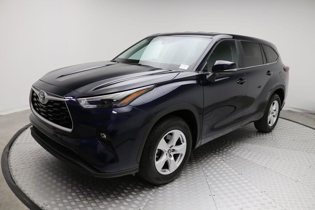 2025 Toyota Highlander LE FWD