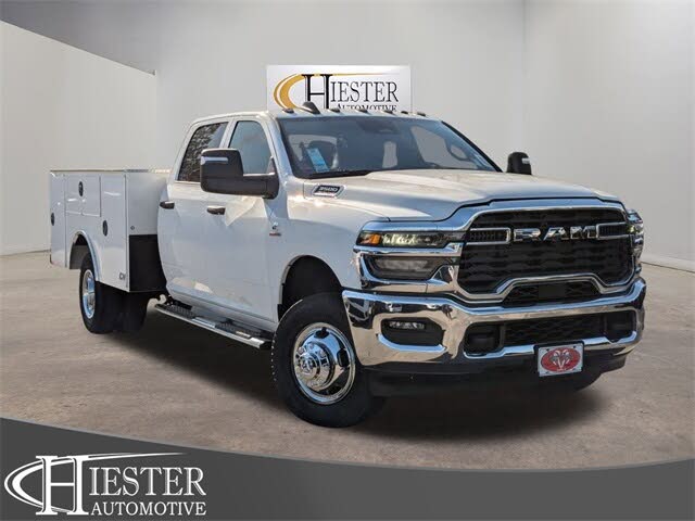 2026 RAM 3500 Chassis Tradesman Crew Cab LB DRW 4WD