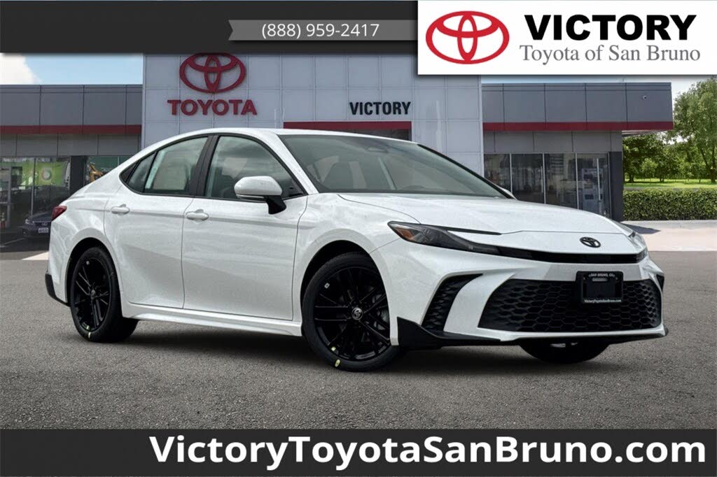 2026 Toyota Camry SE FWD