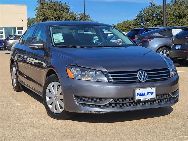 2012 Volkswagen Passat S with Appearance