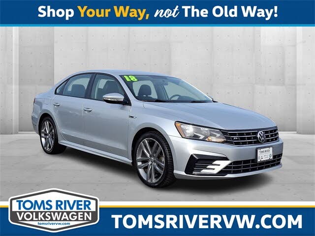 2018 Volkswagen Passat 2.0T R-Line FWD