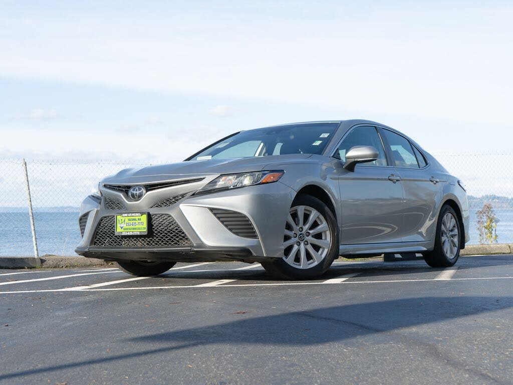 2019 Toyota Camry SE FWD