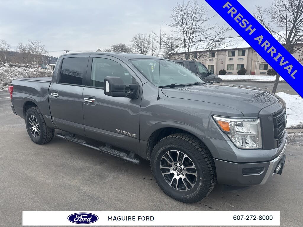 2021 Nissan Titan SV Crew Cab 4WD