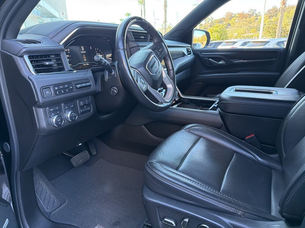 2023 GMC Yukon Denali 4WD