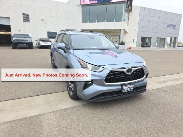 2023 Toyota Highlander XLE FWD