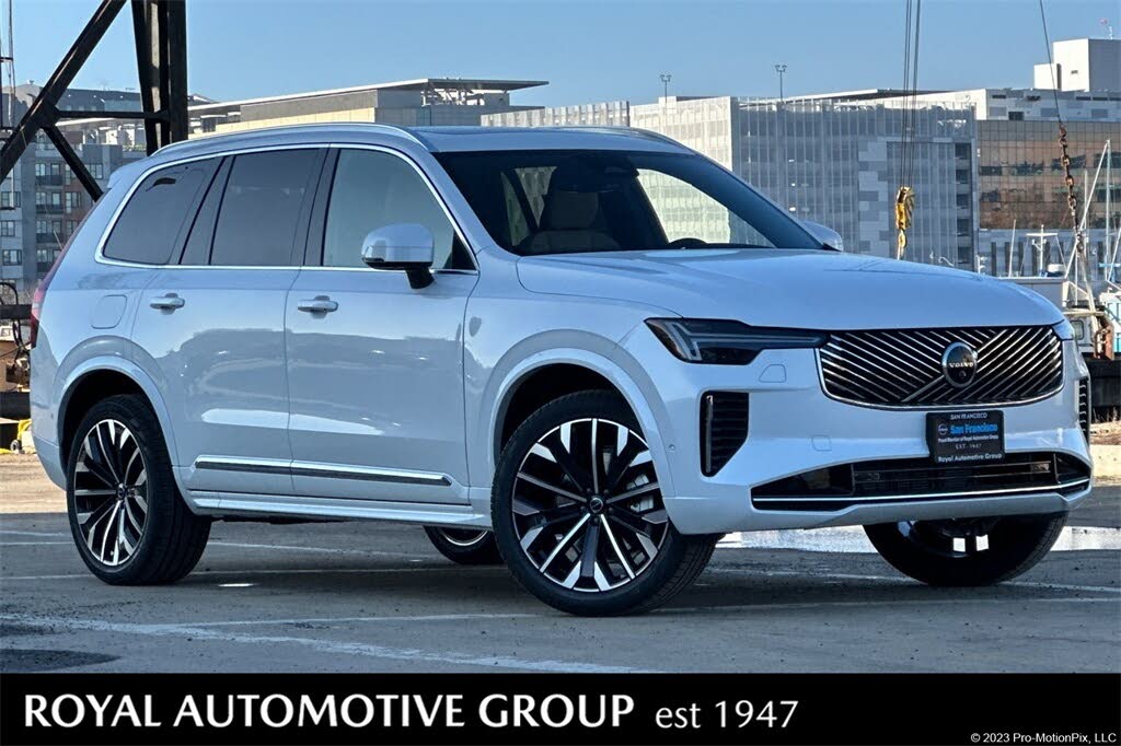 2026 Volvo XC90 B5 Plus 7-Passenger AWD