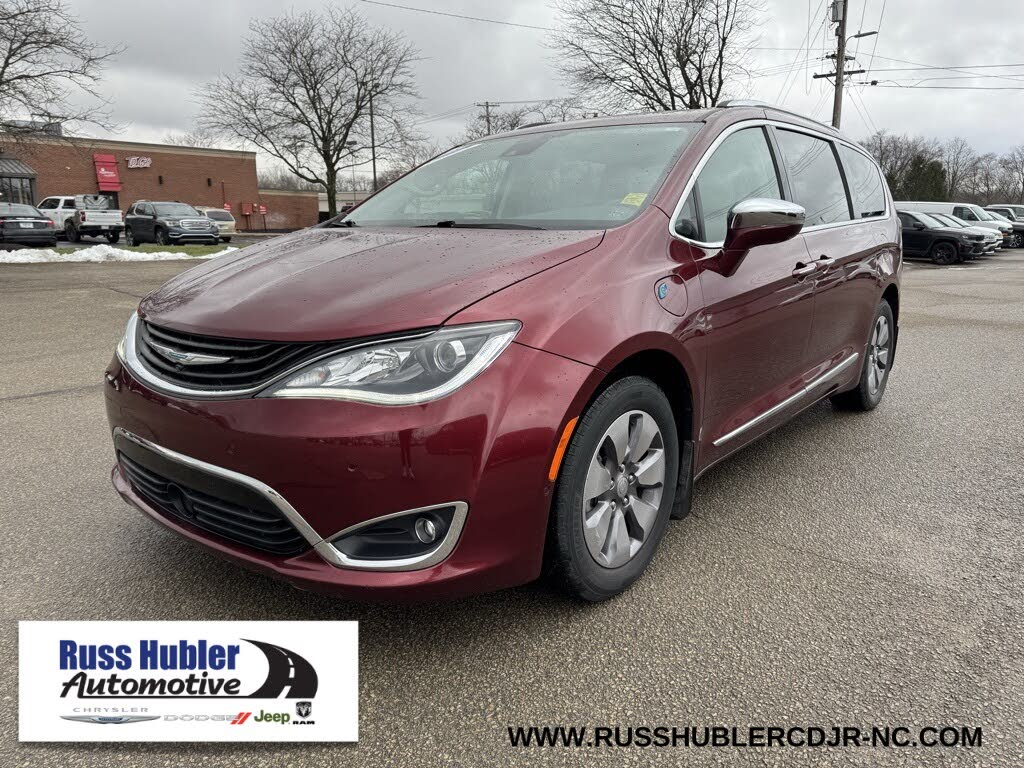 2017 Chrysler Pacifica Hybrid Platinum FWD