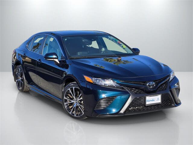 2020 Toyota Camry SE FWD