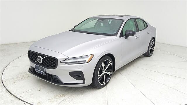 2024 Volvo S60 B5 Plus Dark Theme FWD