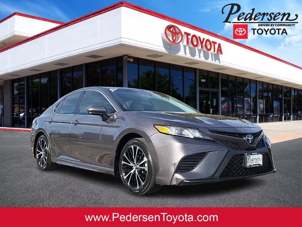 2019 Toyota Camry SE FWD
