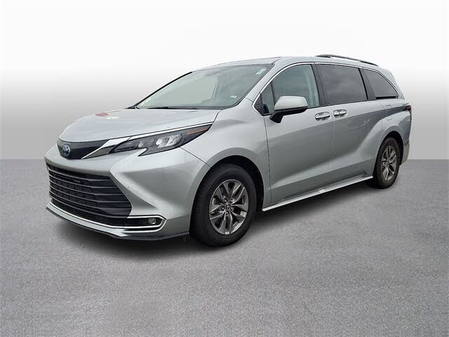 2024 Toyota Sienna XLE 7-Passenger FWD