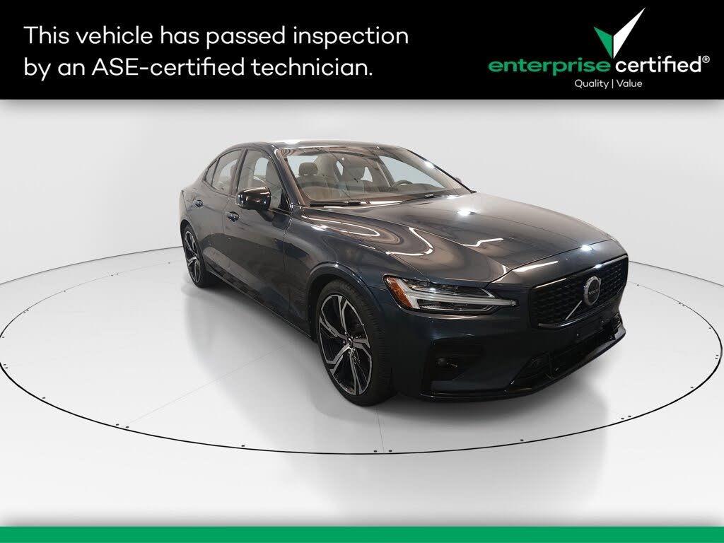 2024 Volvo S60 B5 Plus Dark Theme FWD