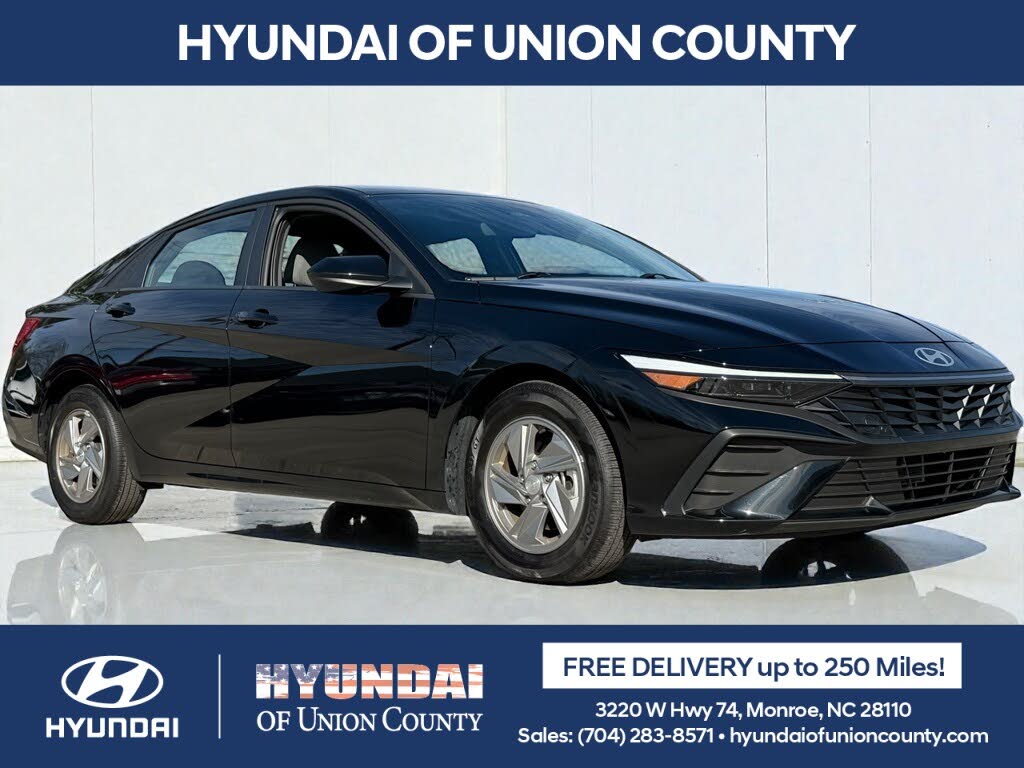 2025 Hyundai Elantra SE FWD