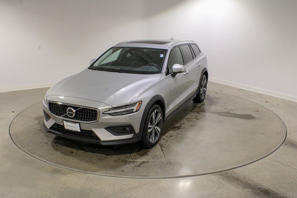 2025 Volvo V60 Cross Country B5 Plus AWD