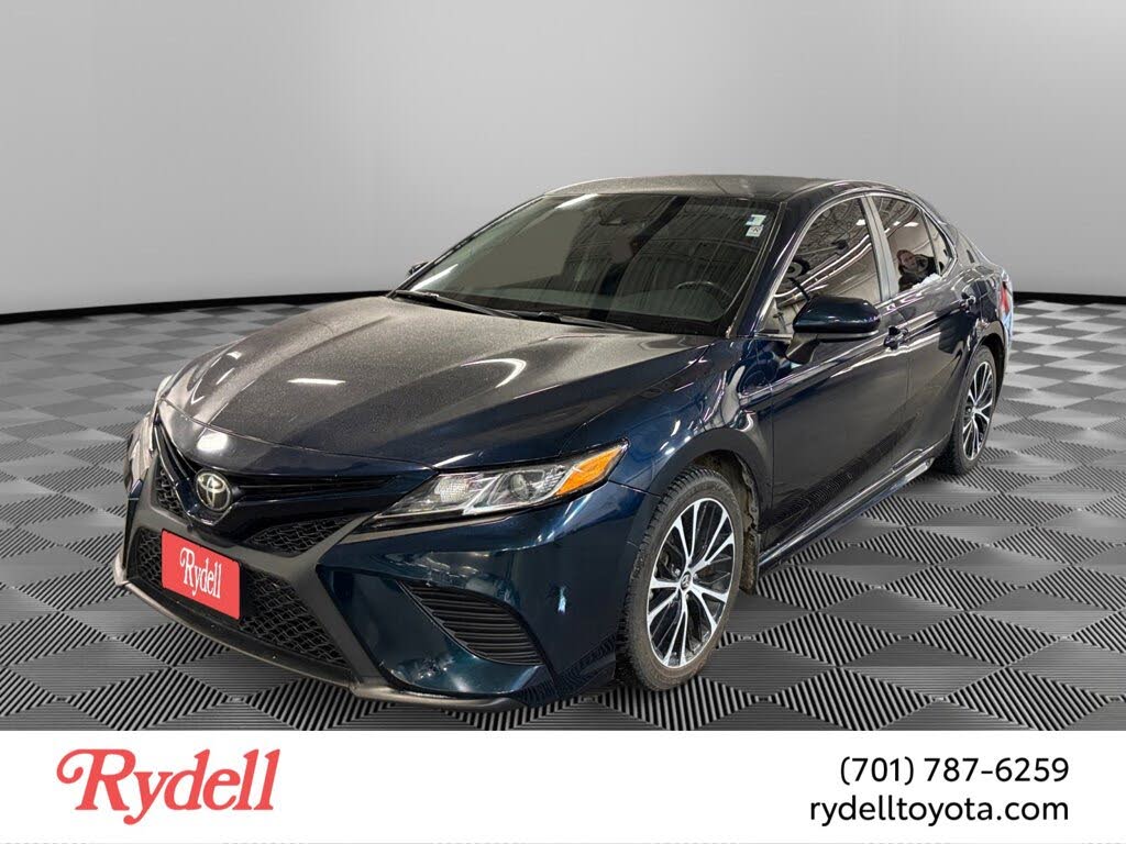 2019 Toyota Camry SE FWD