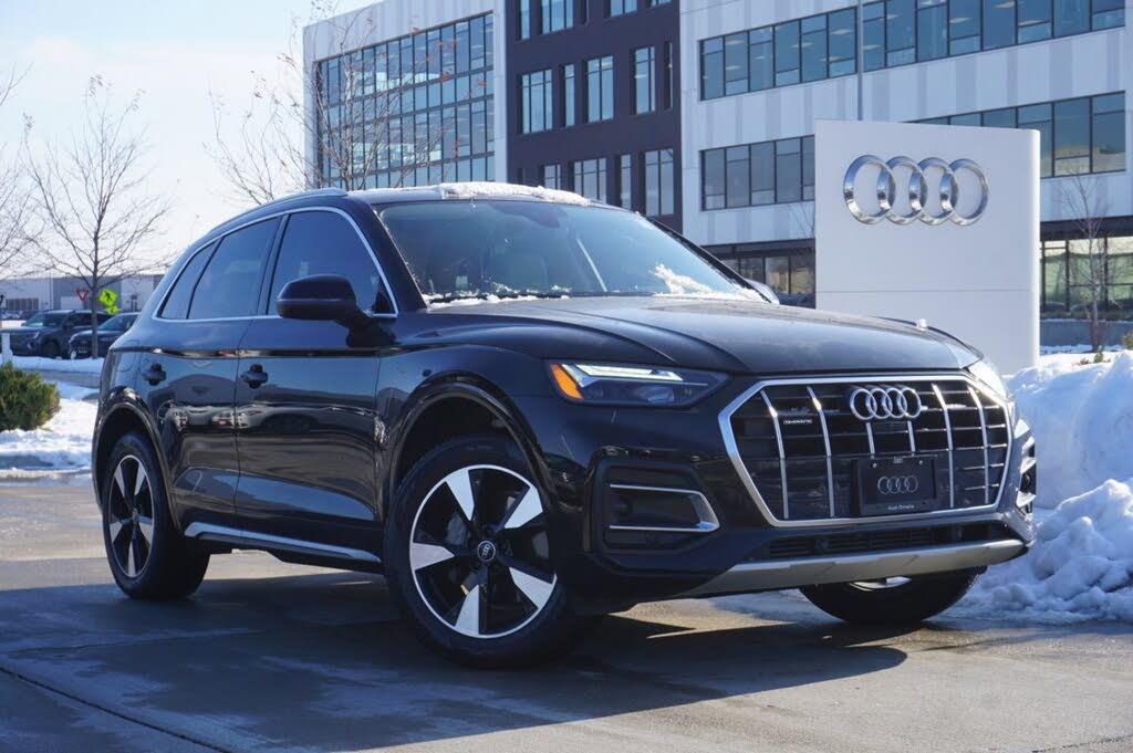 2022 Audi Q5 quattro Premium Plus 40 TFSI