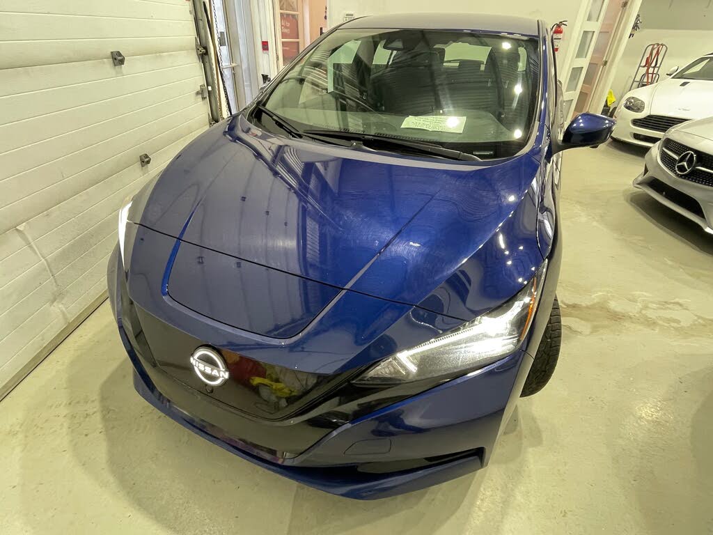 Nissan LEAF SV FWD 2023