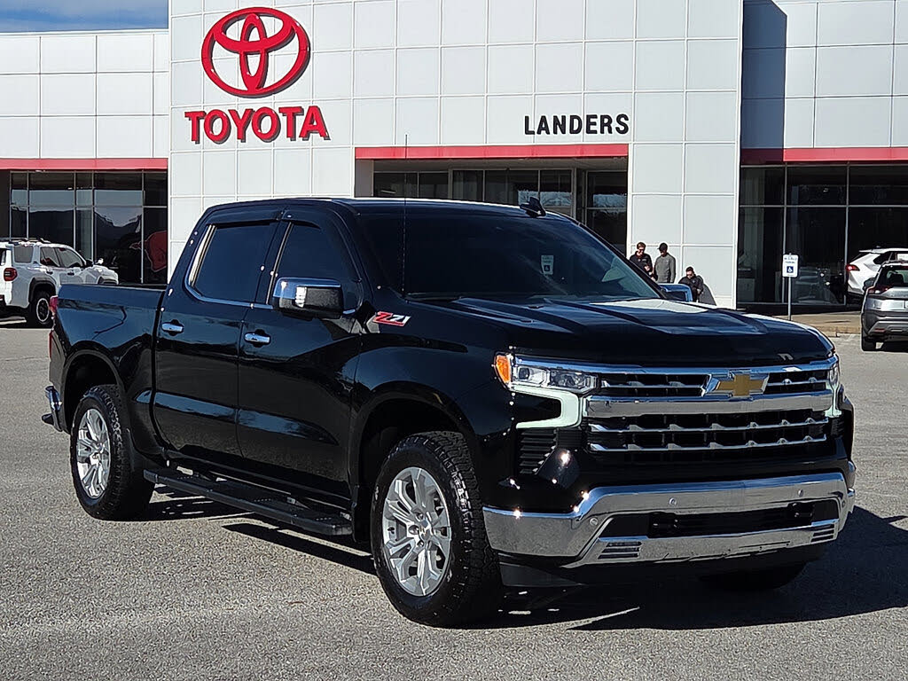 2024 Chevrolet Silverado 1500 LTZ Crew Cab 4WD