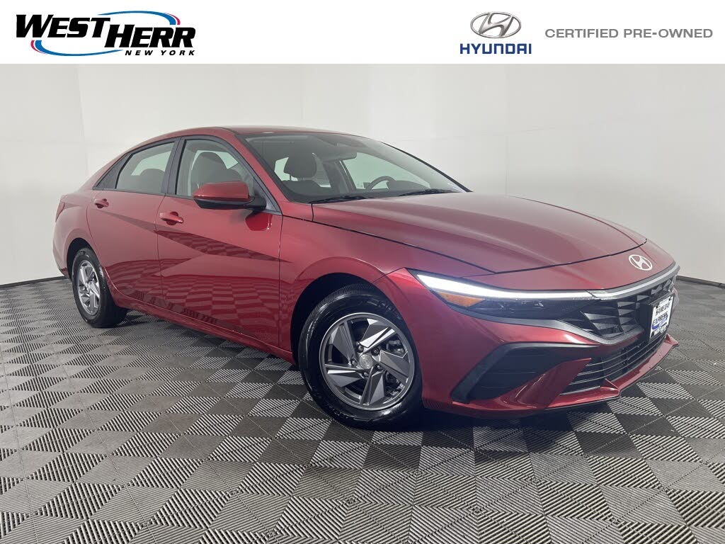 2024 Hyundai Elantra SE FWD