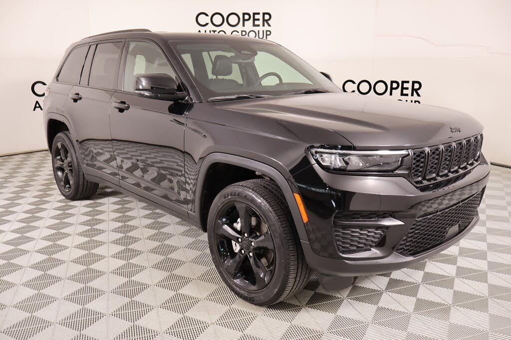 2024 Jeep Grand Cherokee Altitude 4WD