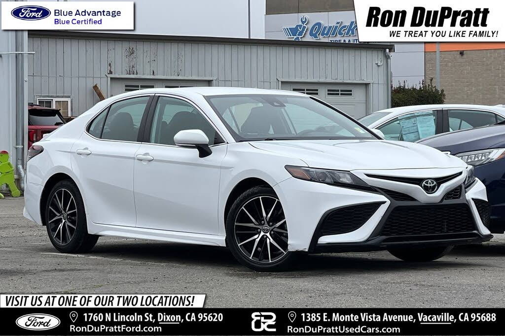 2024 Toyota Camry SE FWD