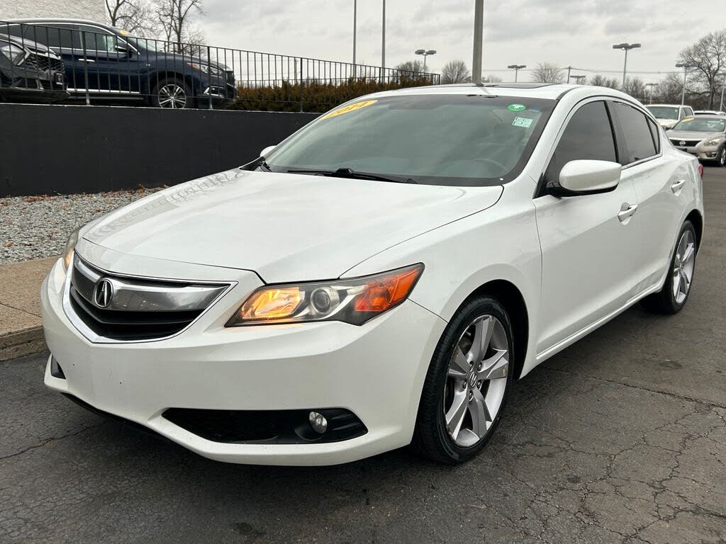 2014 Acura ILX 2.0L FWD with Technology Package