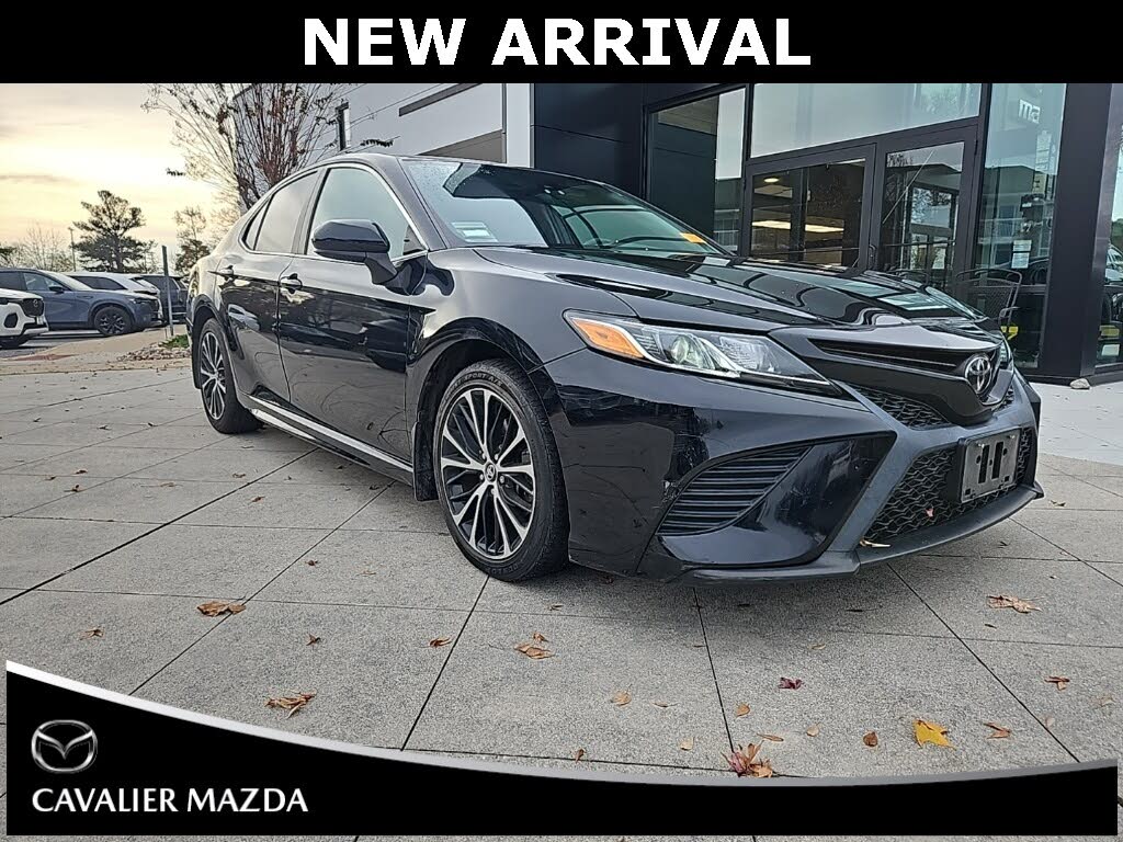 2019 Toyota Camry SE FWD