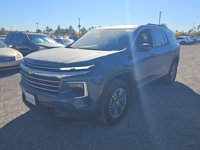 2025 Chevrolet Traverse LT FWD