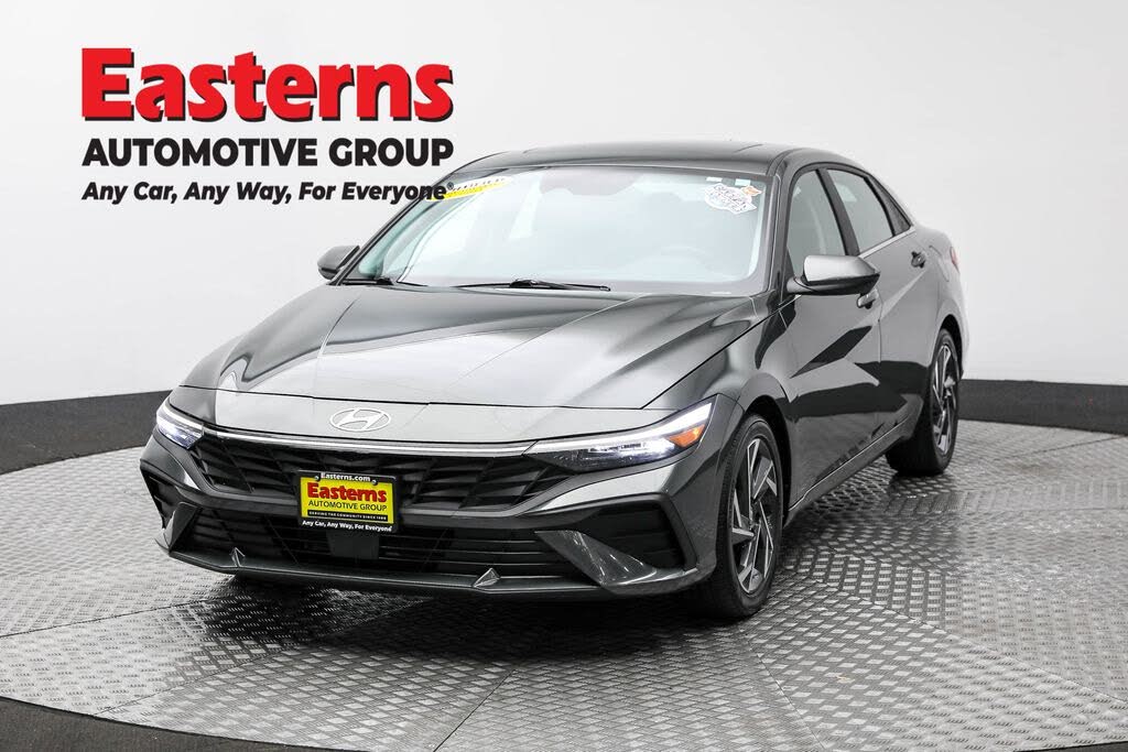 2024 Hyundai Elantra SEL FWD