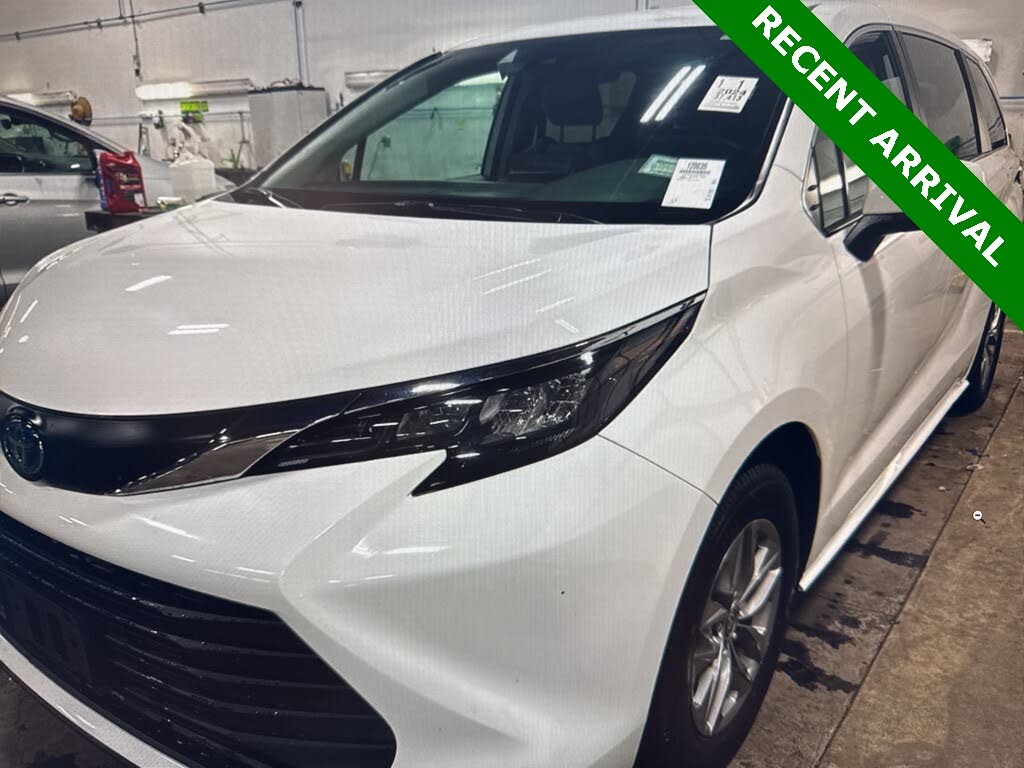 2024 Toyota Sienna LE 8-Passenger FWD