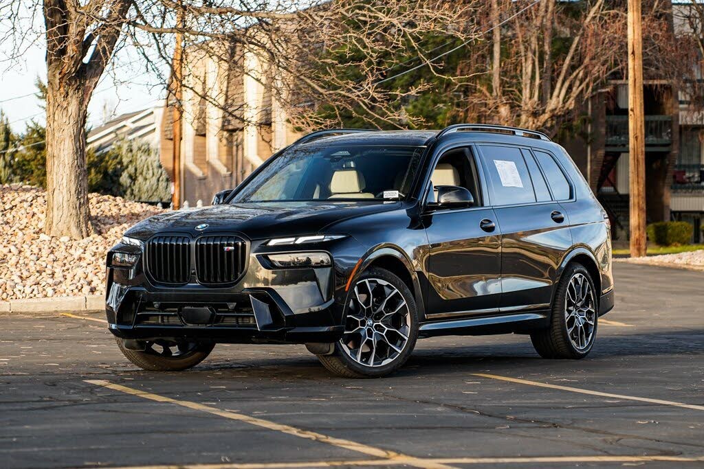 2025 BMW X7 M60i AWD