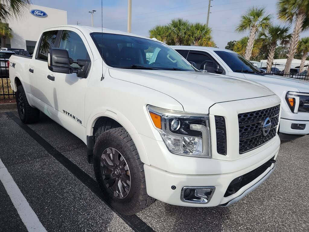 2018 Nissan Titan PRO-4X Crew Cab 4WD