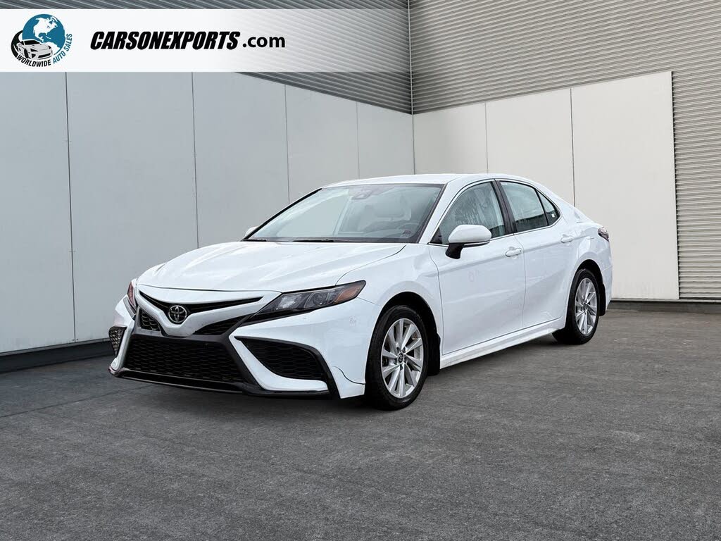 Toyota Camry SE FWD 2024
