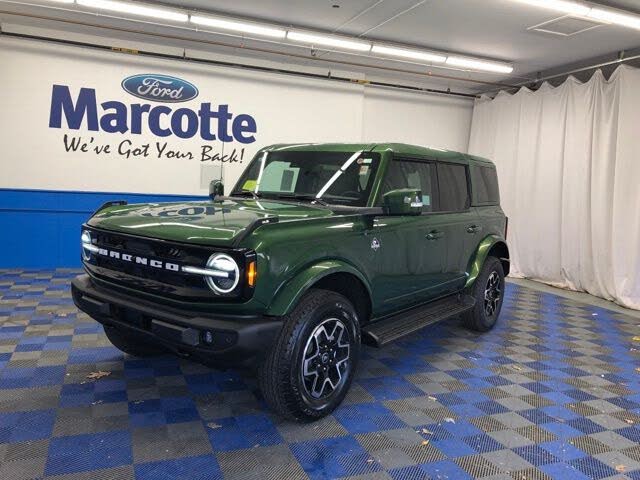 2025 Ford Bronco Outer Banks 4-Door 4WD