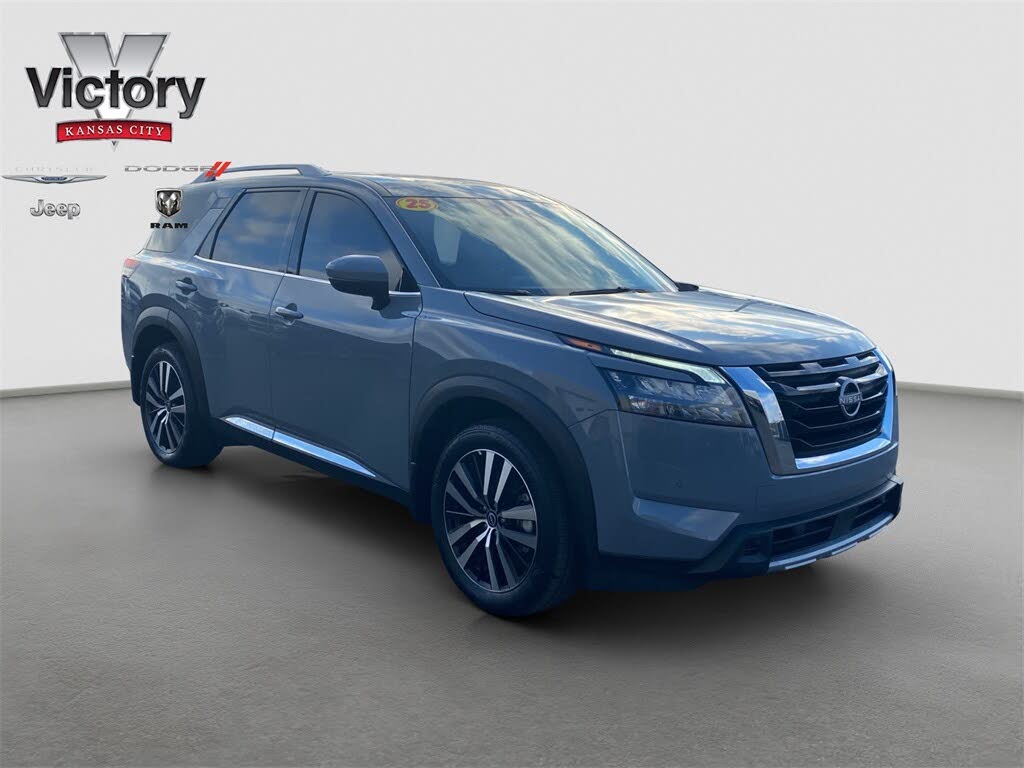 2025 Nissan Pathfinder Platinum 4WD