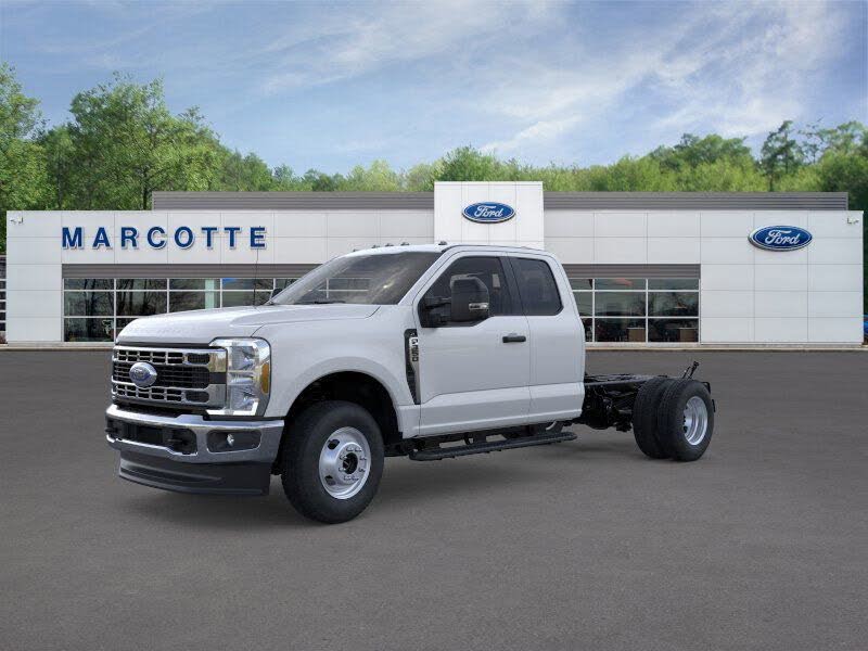 2026 Ford F-350 Super Duty Chassis XL SuperCab DRW 4WD