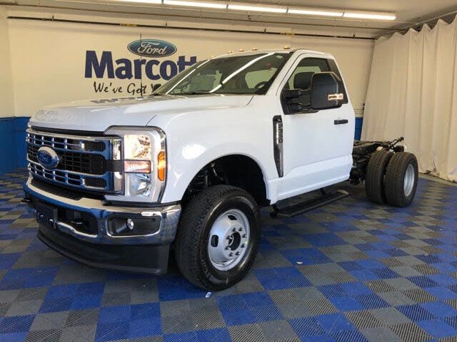 2026 Ford F-350 Super Duty Chassis XL Regular Cab DRW 4WD