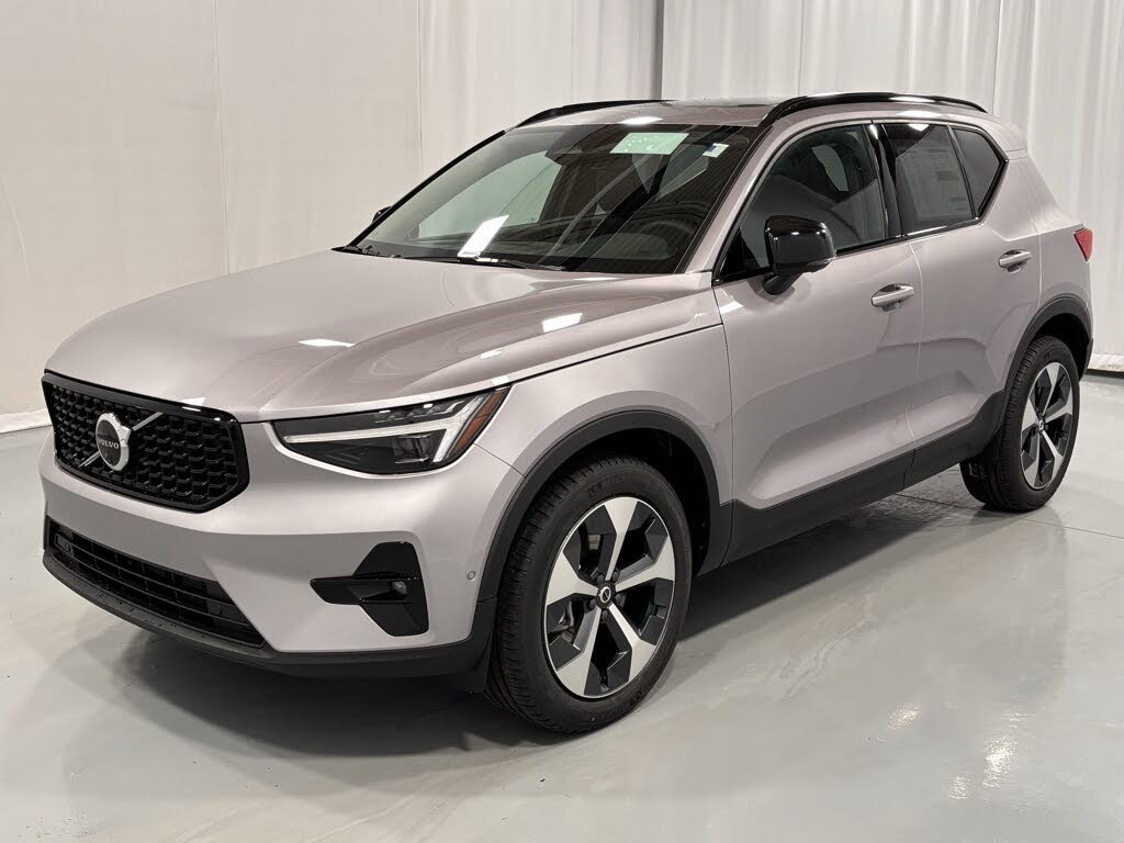 2026 Volvo XC40 B5 Plus AWD