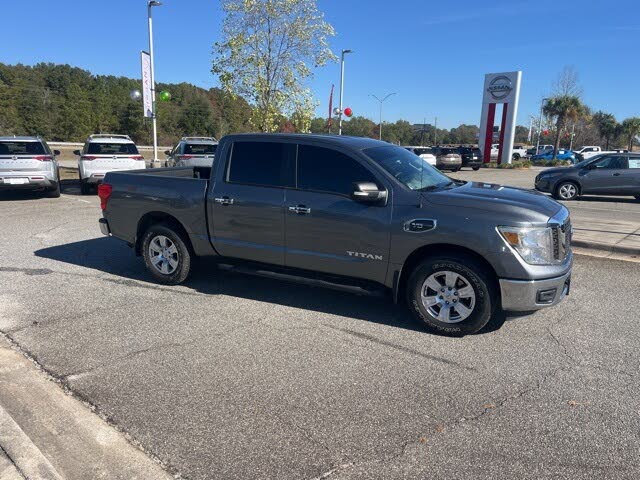 2017 Nissan Titan SV Crew Cab